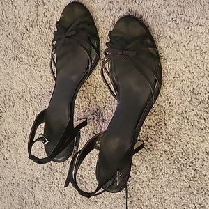 Black strappy heals